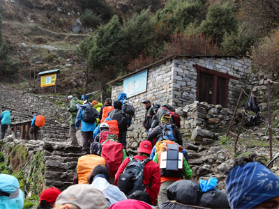 Crowd in the way to Everest Base Camp Trek